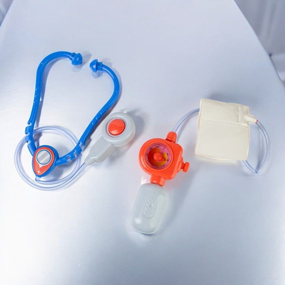 Medical Kit 19 Piece Electronic Fifth Alternate Image